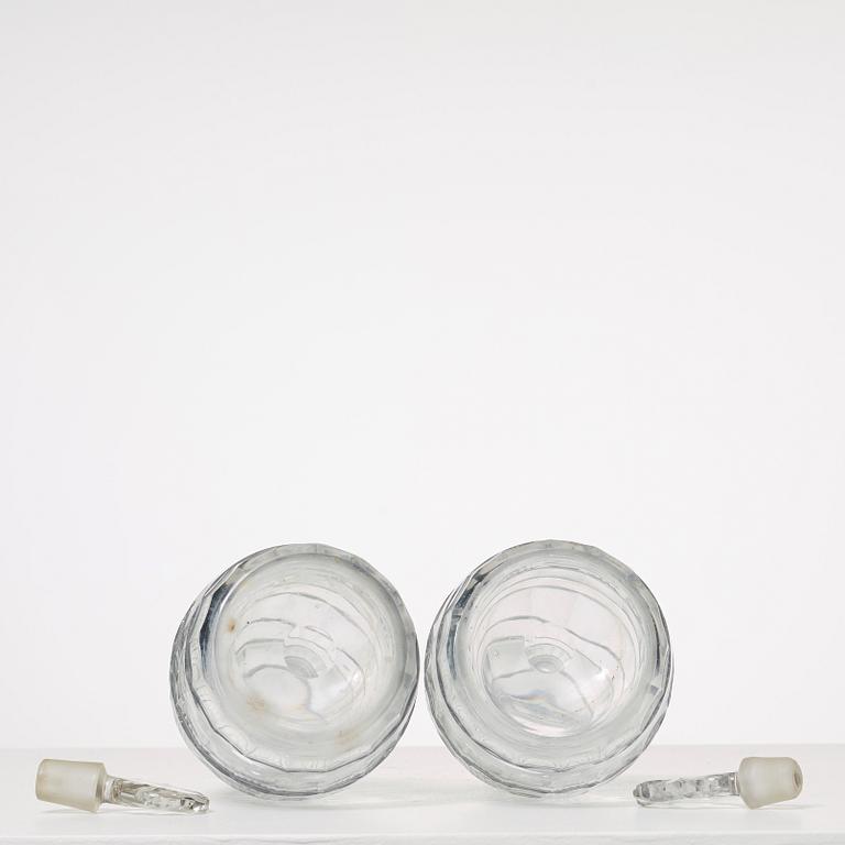 KARAFFER, ett par, glas, 1800-tal.