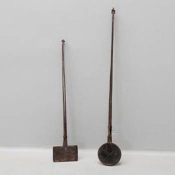 Two Swedish 19th century cast iron objects.