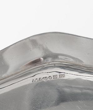 Fat, 2 st, silver, rokokostil, bl.a. Silvervarufabriken F D Erlandsson, Kristianstad 1926.