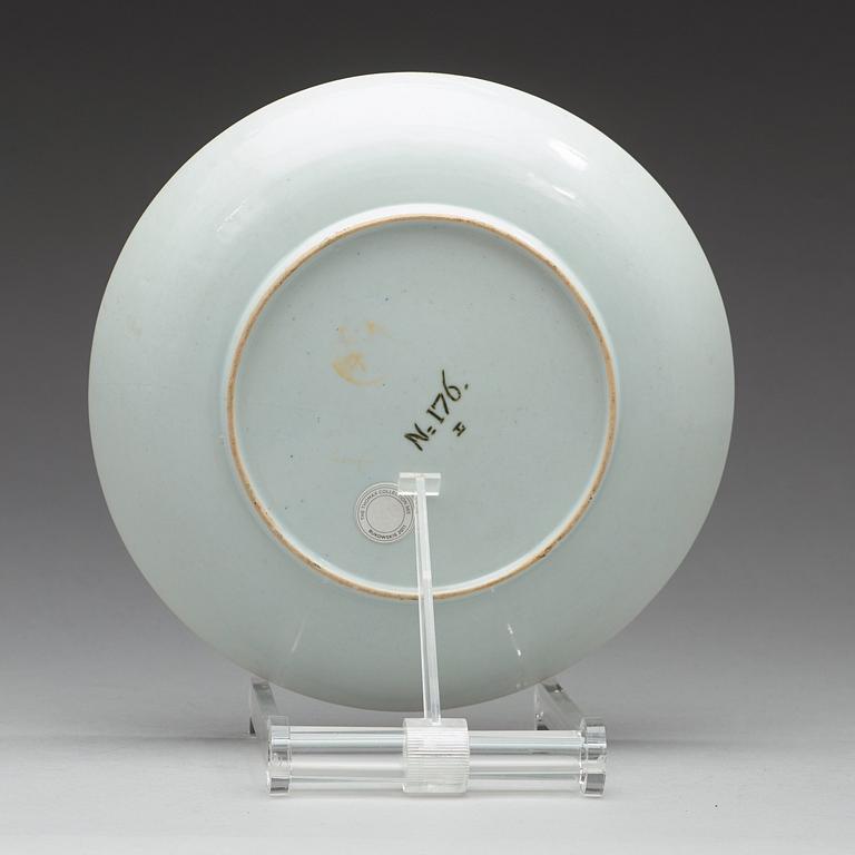 A famille rose dish, Qing dynasty, 18th Century with Johanneummark N=176. I.
