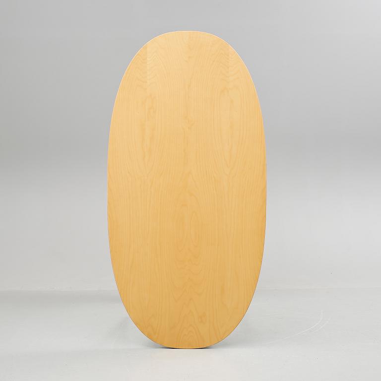 BORD, "Superellips", Bruno Mathsson och Piet Hein, för Fritz Hansen, 1900-talets slut.