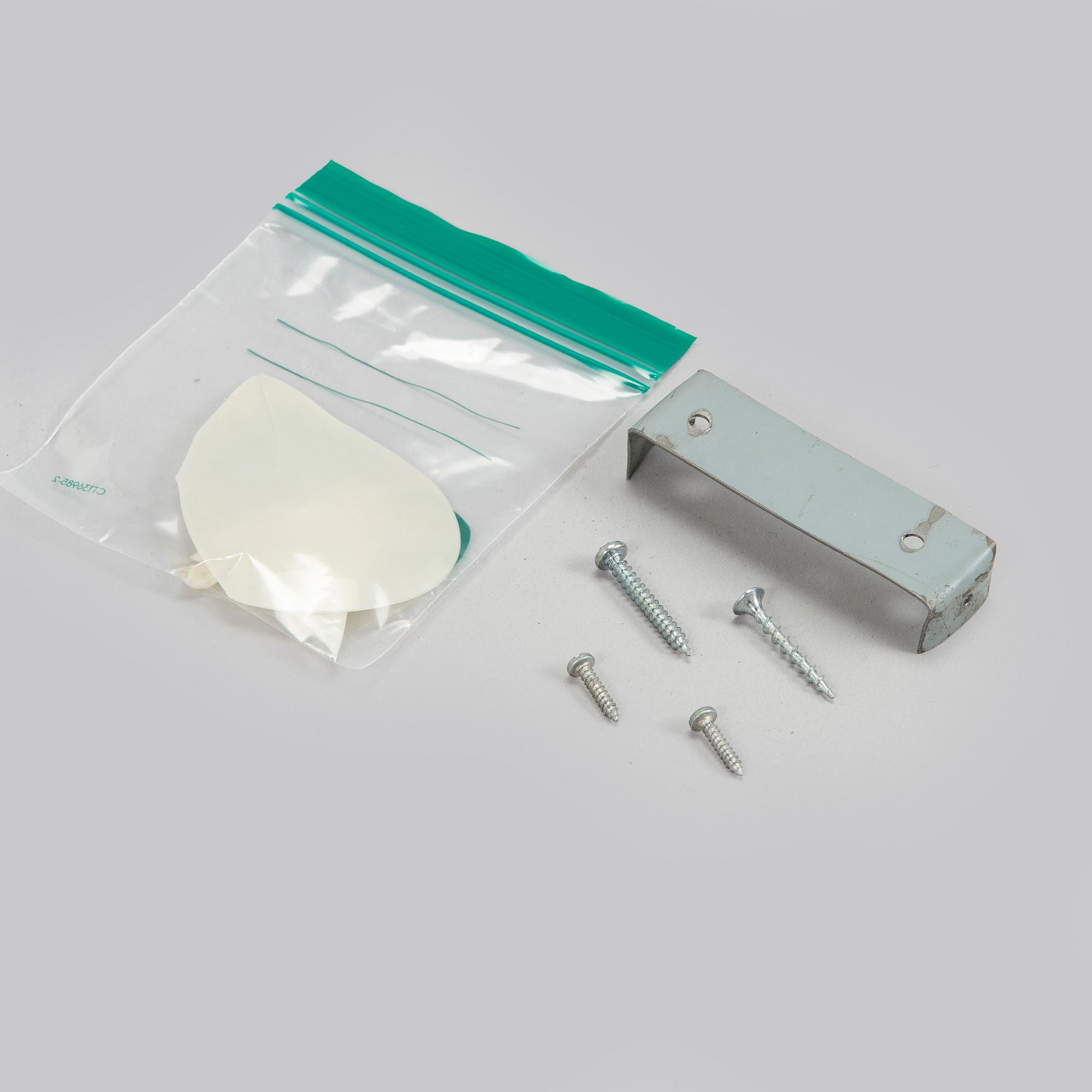 Paavo Tynell, A mid-20th century made to order wall light for Taito.