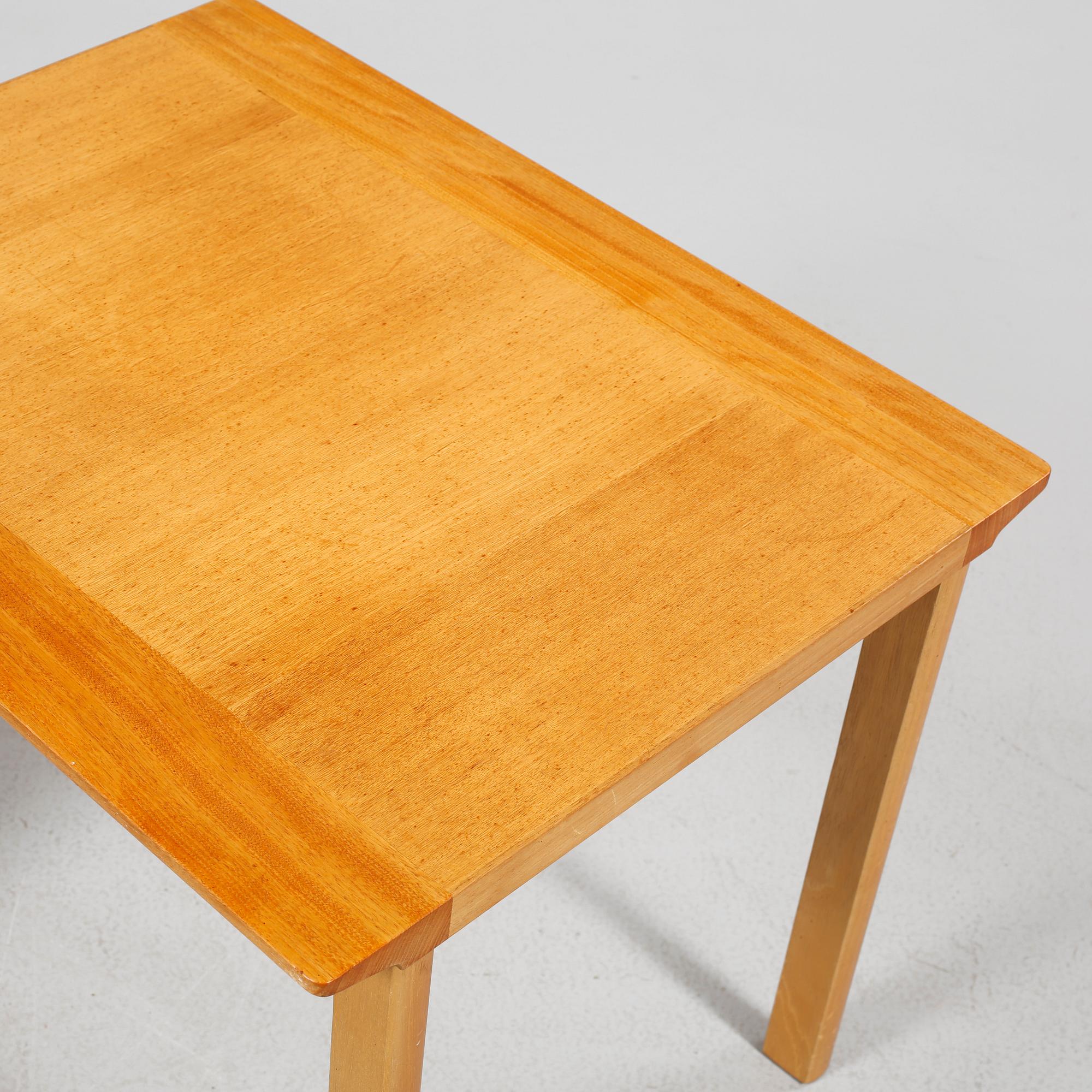 SIDOBORD, ett par, Glostrup Möbelfabrik, Danmark, 1900-talets andra hälft.