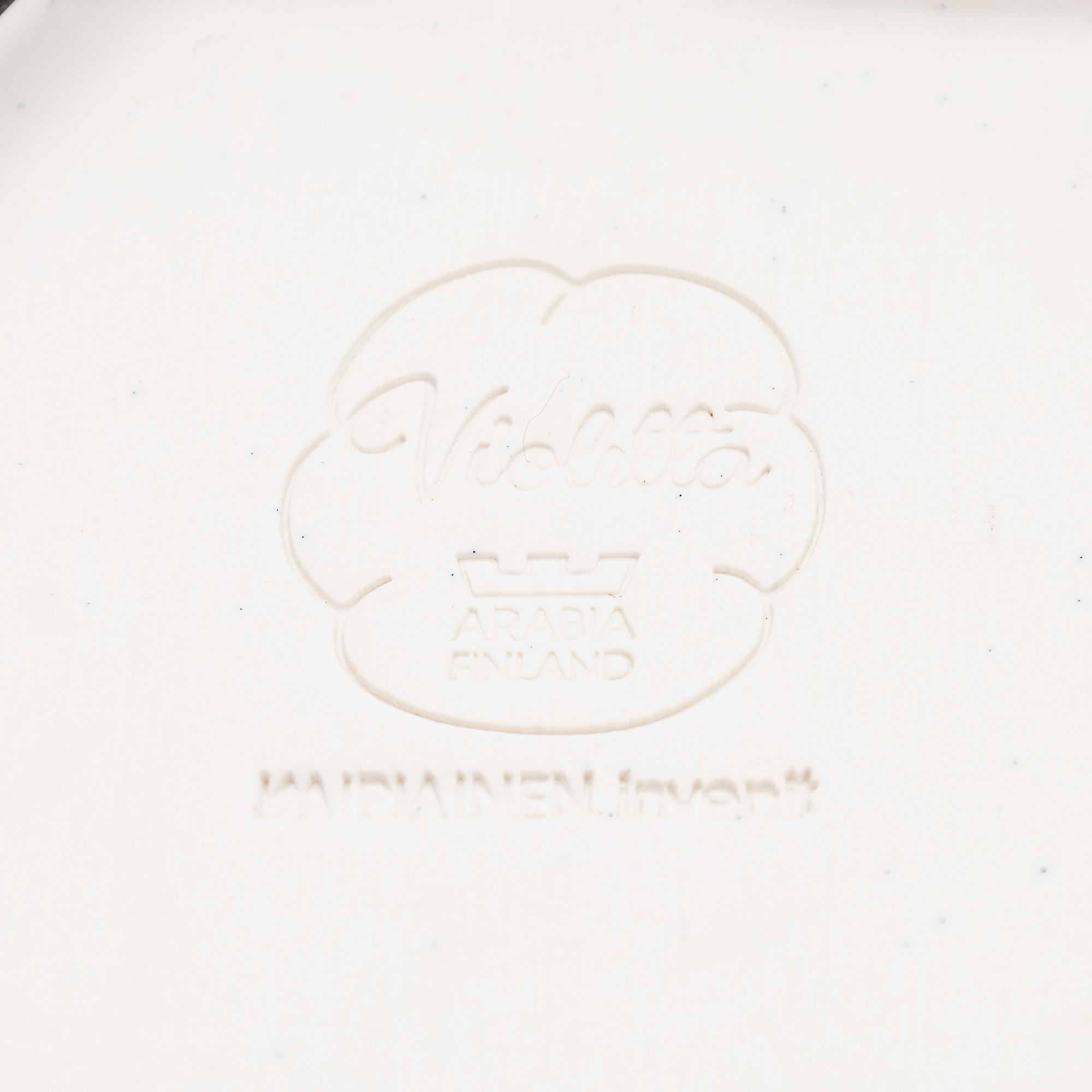 Birger Kaipiainen, decorative plate, ceramic, stamped "Violetta 1967 Arabia Finland Kaipiainen Invenit".