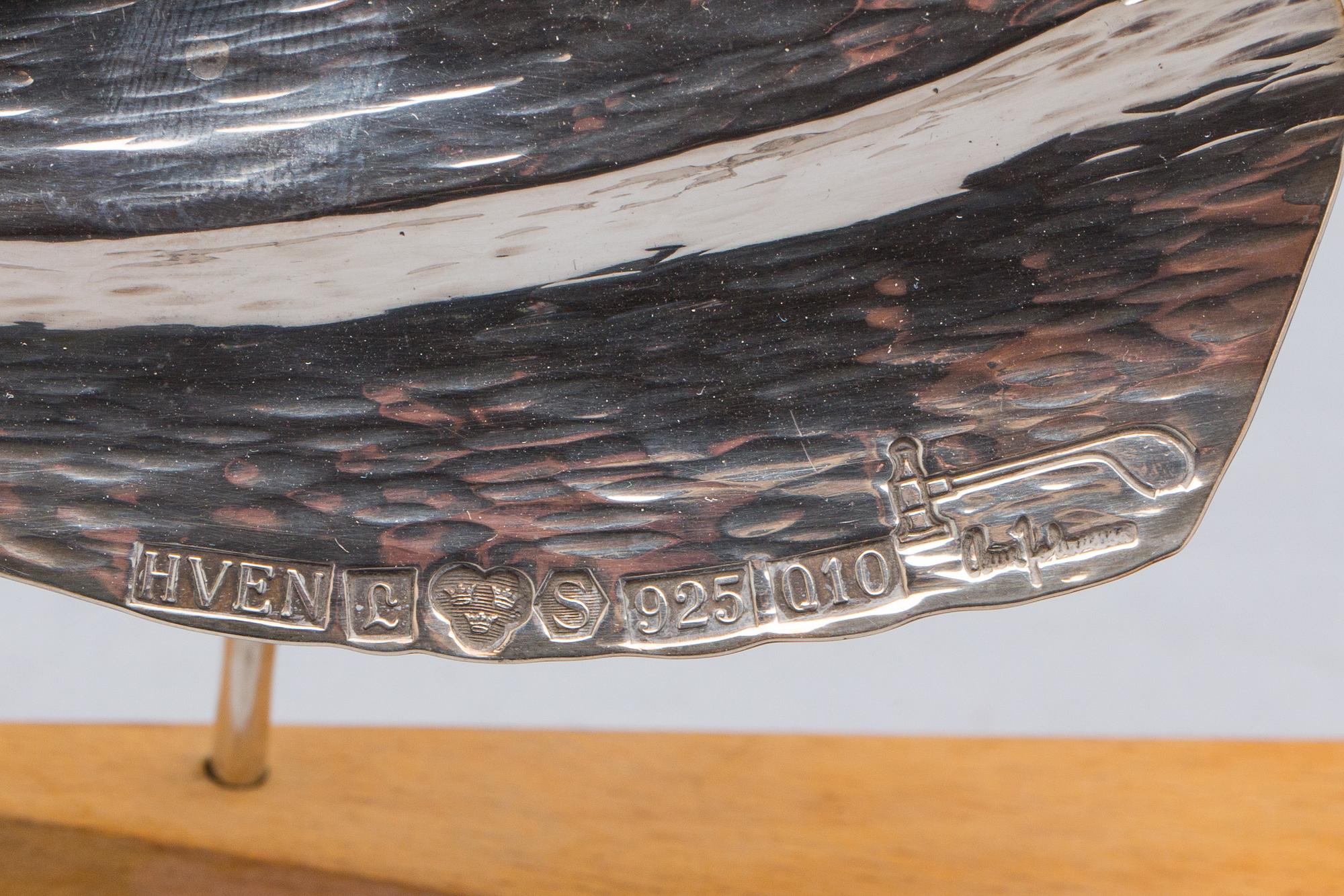 OWE JOHANSSON, skulptur, sterlingsilver. Blandteknik. Landskrona, HVEN (Ven). 1990. Vikt ca 50 g.