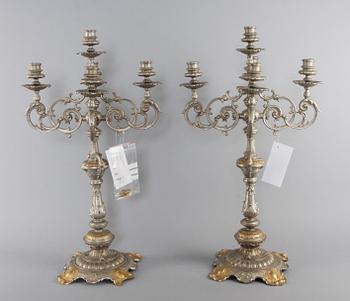 KANDELABRAR, ett par, metall, nyrokokostil.