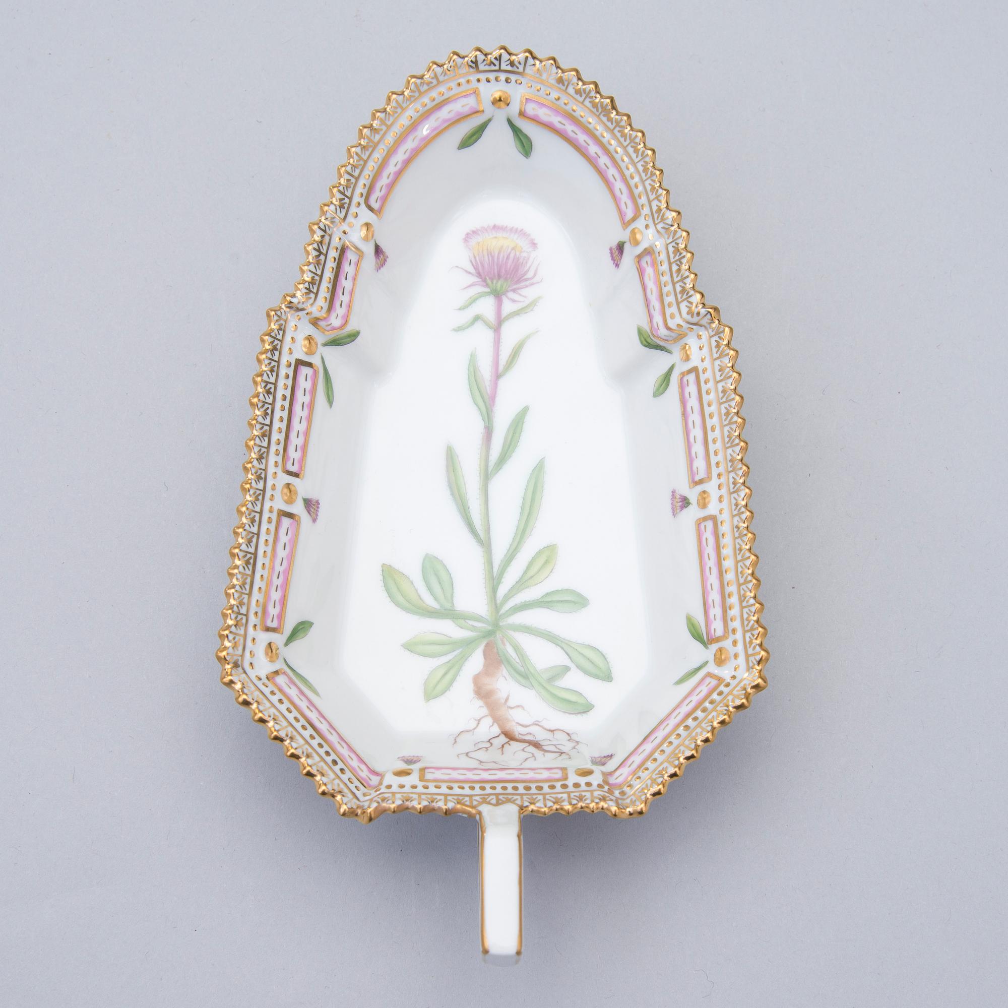 GELÉFAT, porslin, "Flora Danica", Royal Copenhagen 1975-1979.