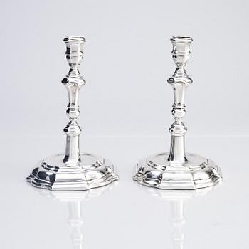 Hans Eriksson Nordwall, ljusstakar, ett par, silver, Stockholm 1727. Senbarock.