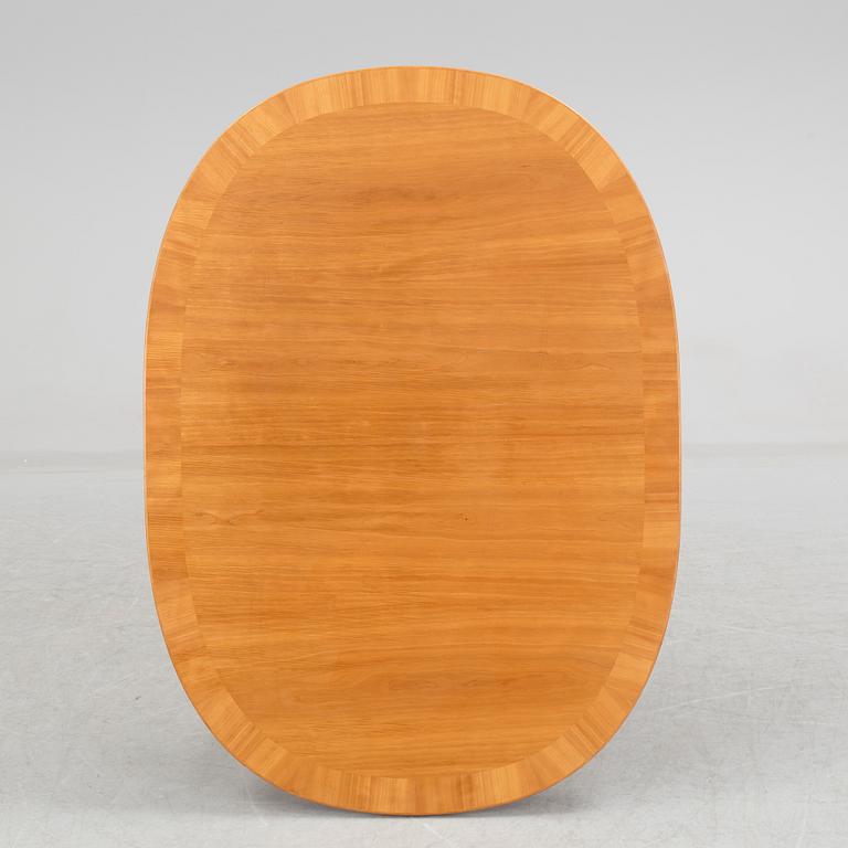 CARL MALMSTEN, a "Ovalen" coffee table from the second half of the 20th century.