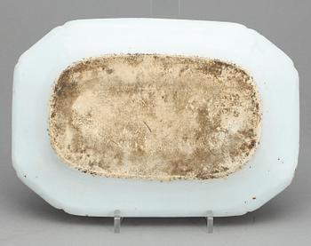 STEKFAT, porslin, Kina, Qianlong, (1736-1795).
