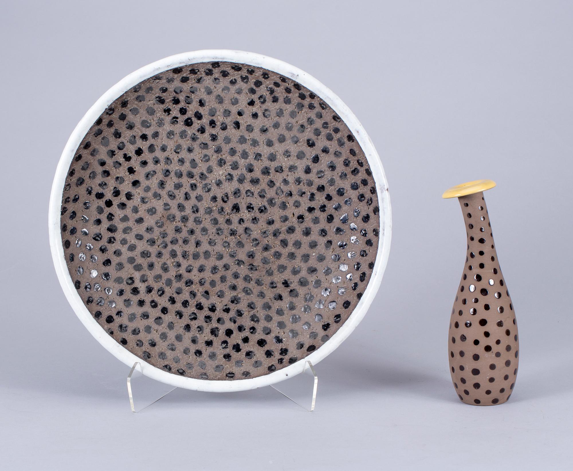 VAS samt FAT, lergods resp stengods, "Marina" reps okänd serie, Anna-Lisa Thomson, Upsala-Ekeby, 1940/50-tal.