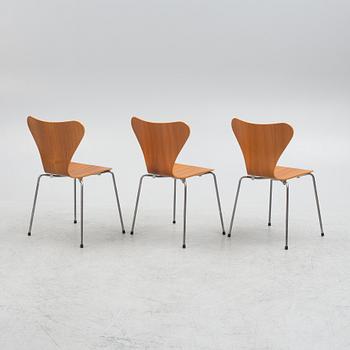 Arne Jacobsen, stolar , 3 st, "Sjuan" Fritz Hansen 2015.