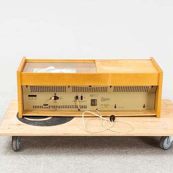 Hand Gugelot, an amplifyer with radio and record player, PKG 5-81S, Braun.