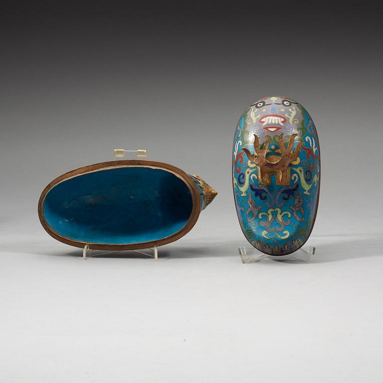 A pair of cloisonné quail tureens with covers, Qing dynasty, (1664-1912).