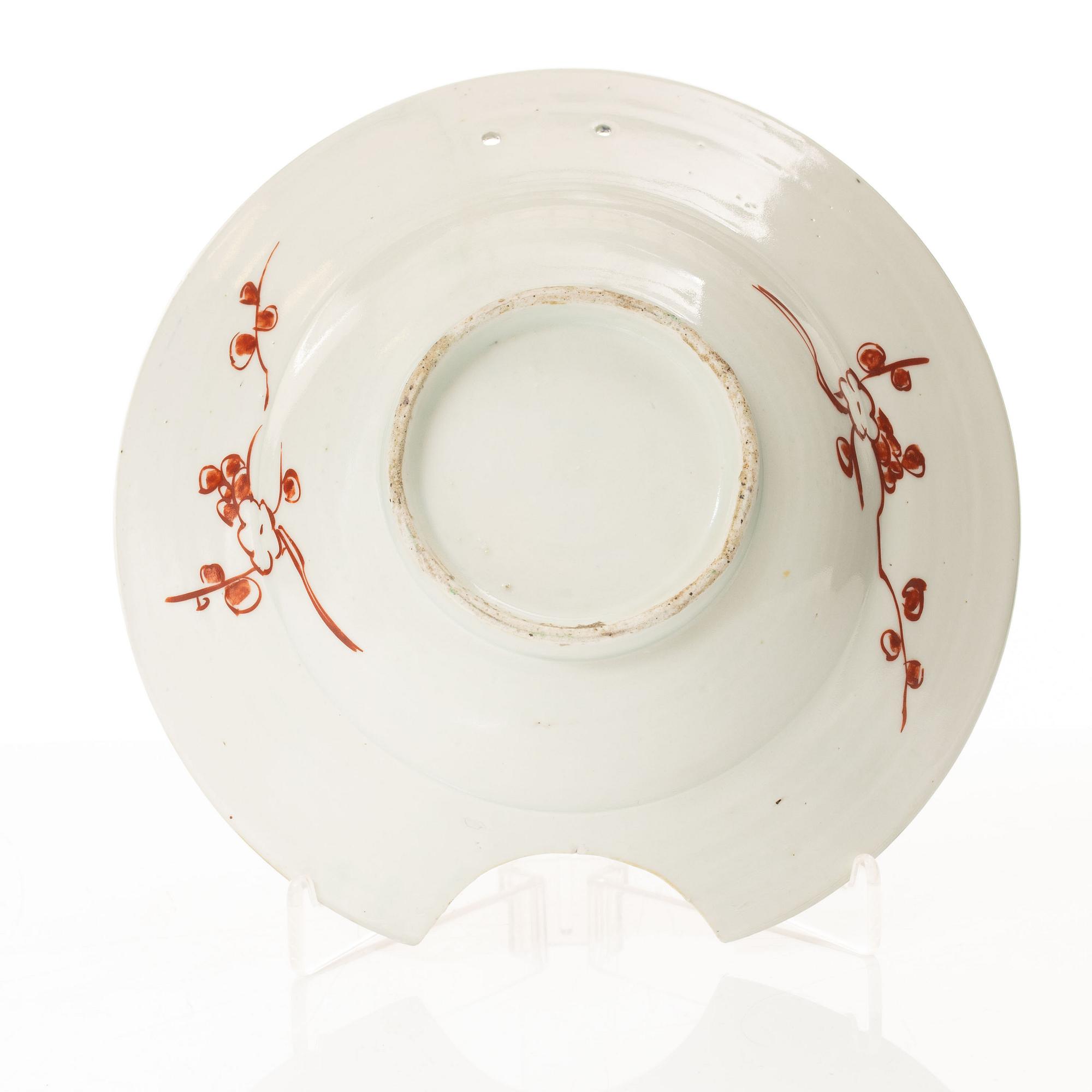 A Japanese imari porcelain barber's bowl, Meiji (1868-1912).