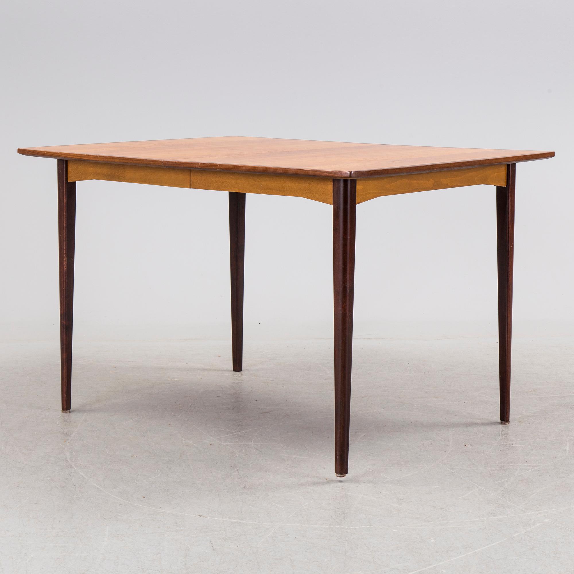 A mid 1900s dining table.