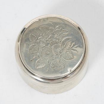 Table accessories, 7 pieces, silver, including Denmark 1880s.