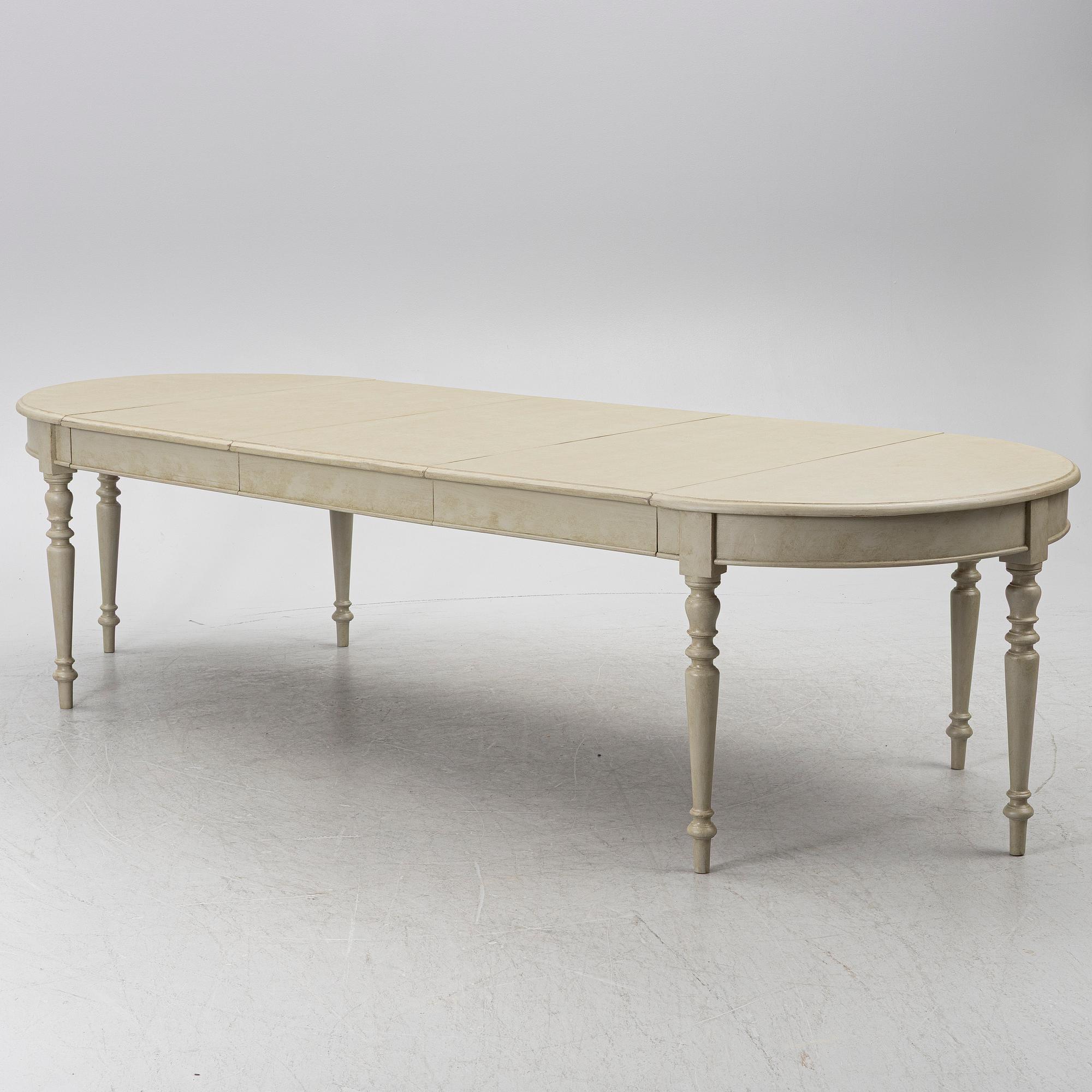Dining table, 19th century.