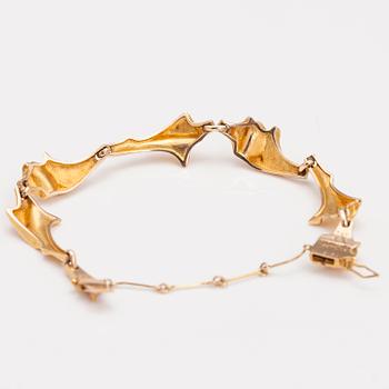 BJÖRN WECKSTRÖM, A 14K gold bracelet "Bali". Lapponia 1975.