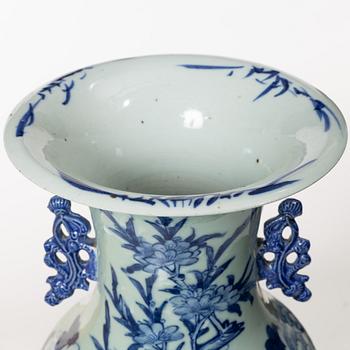 Vas, porslin, Kina, Qingydnastin, 1800-tal.