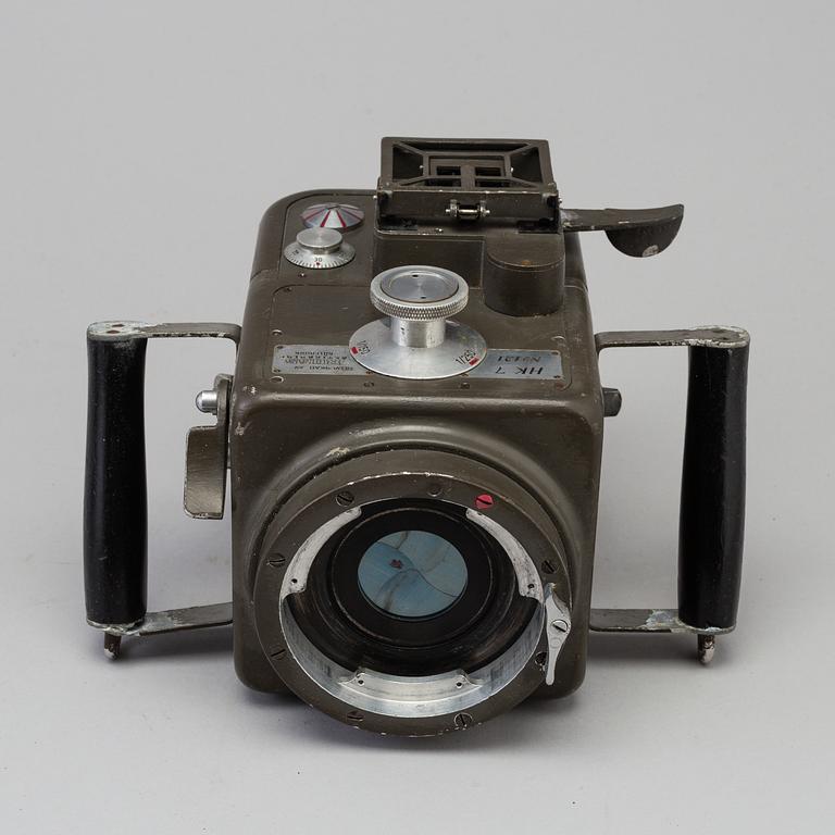 A Swedish Army Air Force Aircraft model HK 7 Camera (Hasselblad) with Case used at Södermanland's aerodrome, early 1940s.