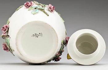 LOCKURNA, fajans, rokokostil, Rörstrand, 1900-tals början.