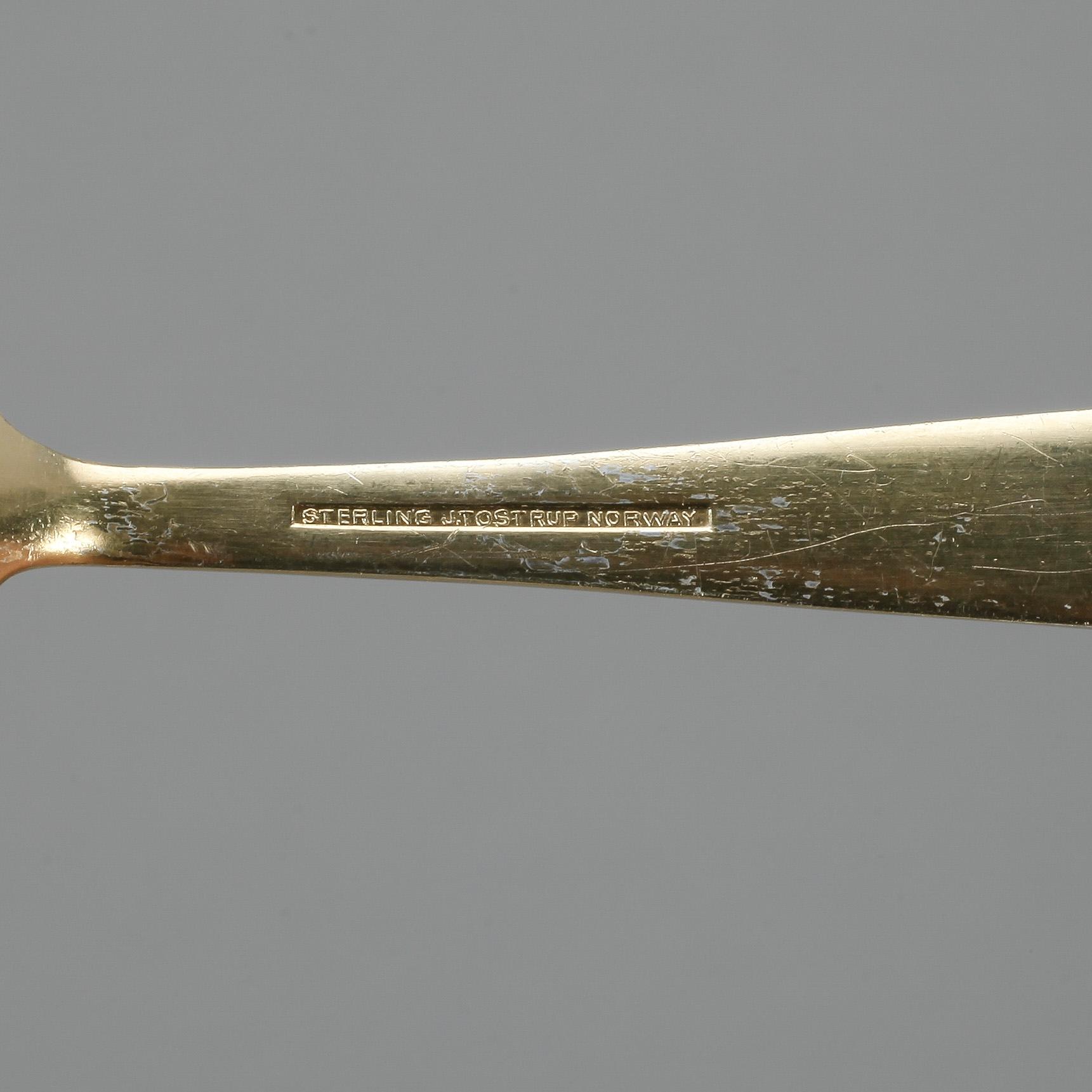 PARTI SILVER, silver, 19 delar, mestadels sterling, bl a 1984. Tot vikt 609 gram (exkl askfat med glas).