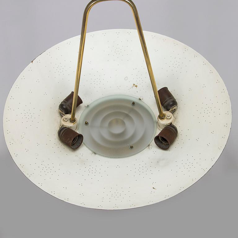Paavo Tynell, a mid-20th-century '9060' pendant light for Taito, Finland.