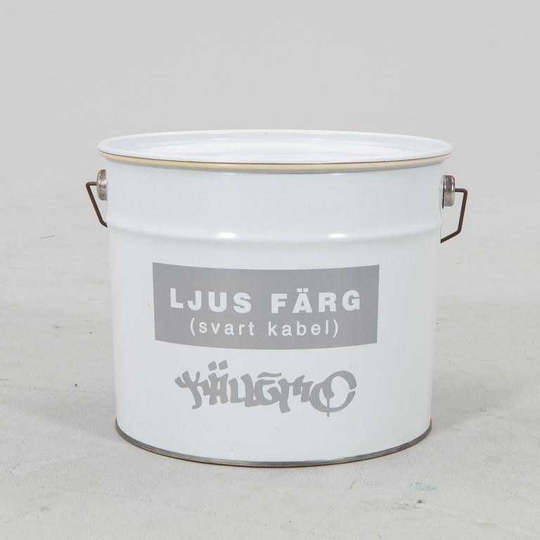 Fredrik Wretman, bordslampa "Ljus färg (svart kabel)", numrerad 48/360 Källemo.