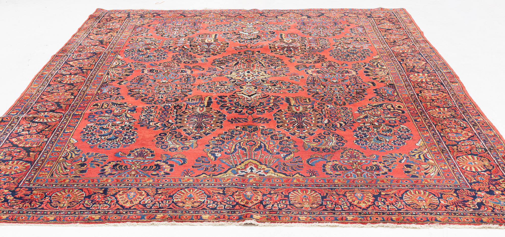 A carpet, antique/semi-antique, Sarouk, ca 351 x 263 cm.