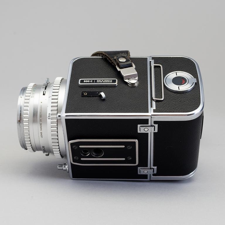 Hasselblad 500/C Camera no TI54816 with from 1964 with five lenses inluding a chrome S-Planar 1:5:6 f=120.