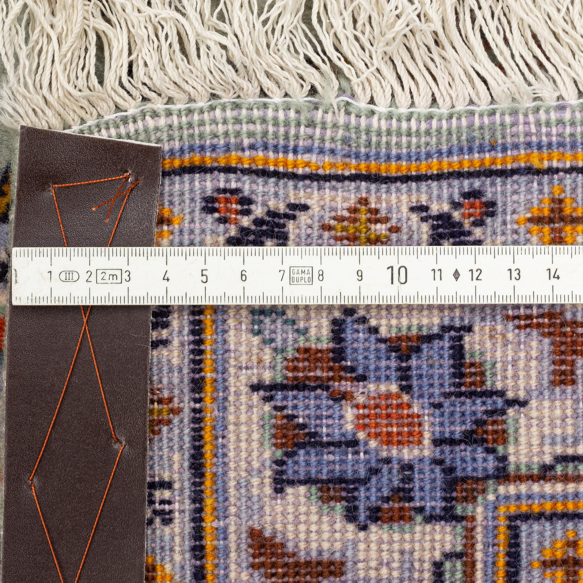 A Kashan carpet, 410 x 300 cm.