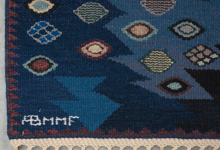 CARPET. "Tånga blå". Tapestry weave (gobelängteknik). 347 x 273,5 cm. Signed AB MMF BN.