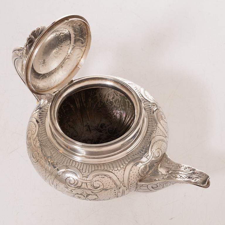 Tekanna, silver, Frankrike, 1819-38.