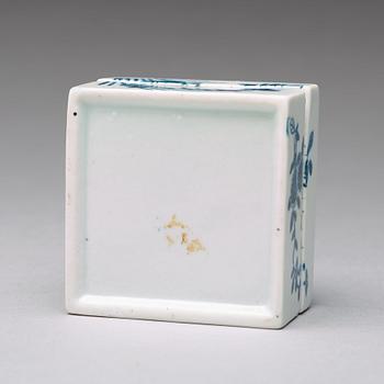 ASK med LOCK, porslin. Qingdynastin, 1700-tal.