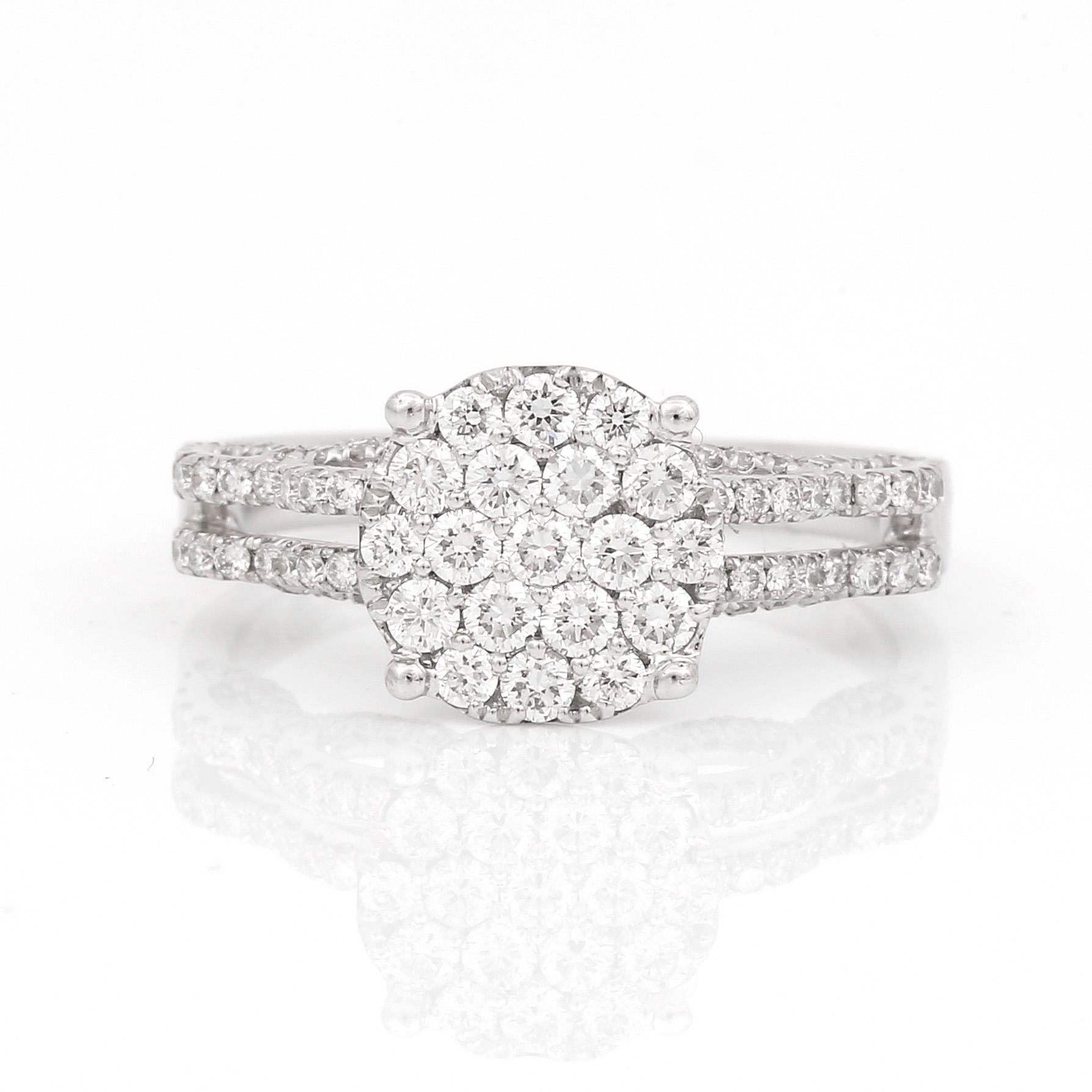 RING, vitguld 18K, briljantslipade diamanter totalt ca 0.71ct. Tot ca 3 gram.