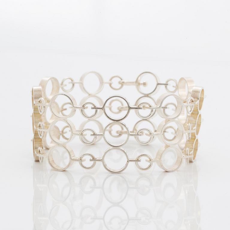 A Jorma Laine bracelet in silver.