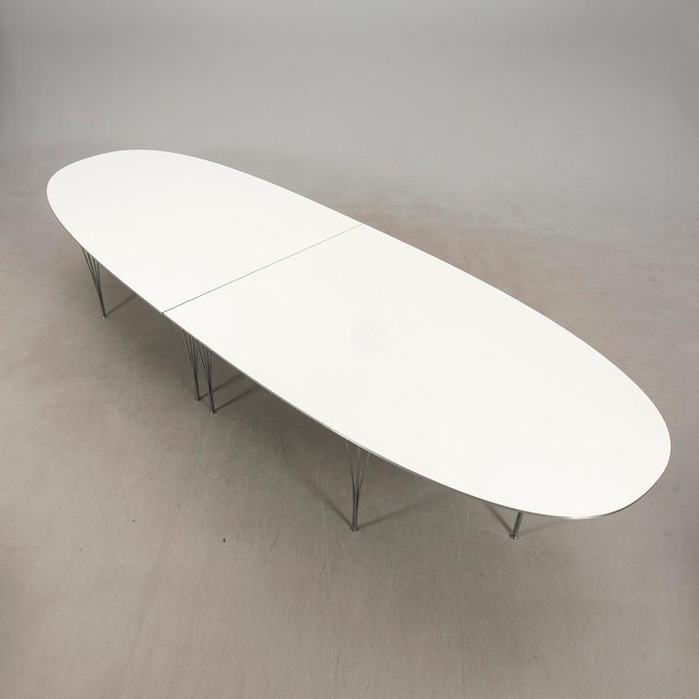 Bruno Mathsson/Piet Hein table/coffee table "Superellipse" for Fritz Hansen late 20th century.