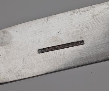 RESEBESTICK SAMT SOCKERTÅNG, silver, oidentifierade Stockholmsstämplar 1800-talets första hälft. Tot vikt ca 110 gram.