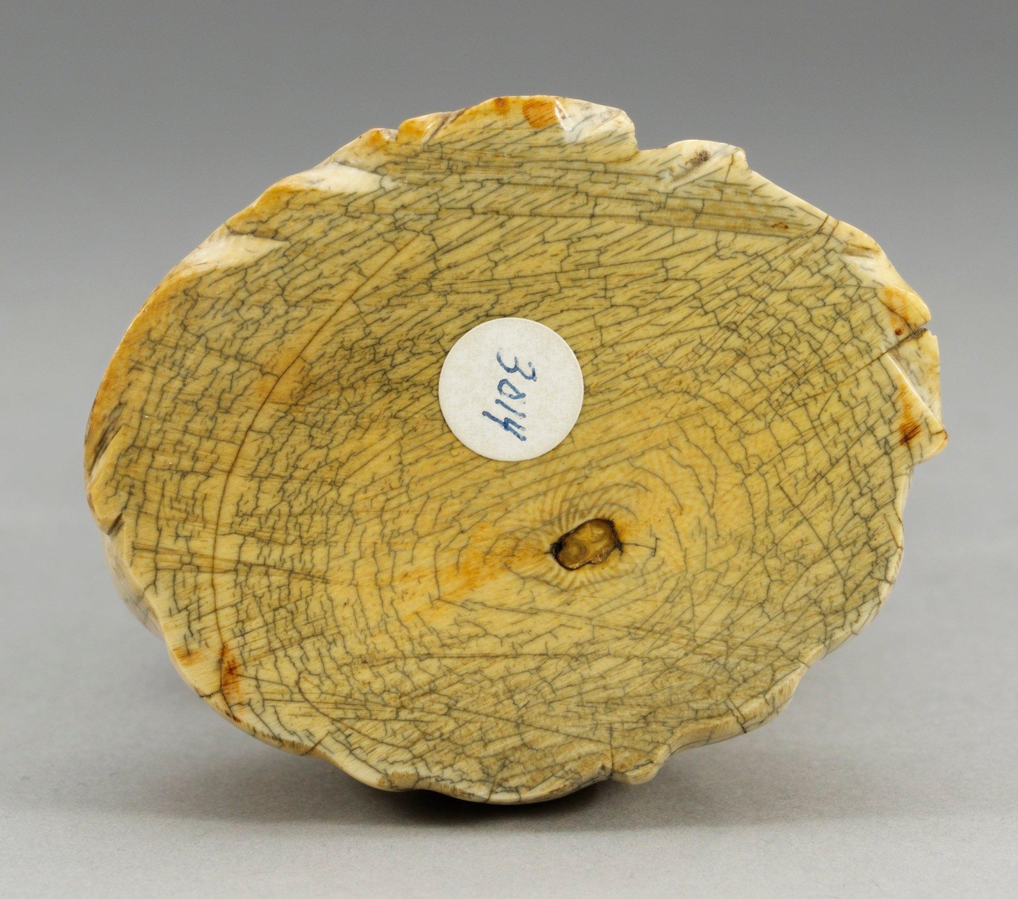 GUANYIN, elfenben. Qing dynastin eller äldre.