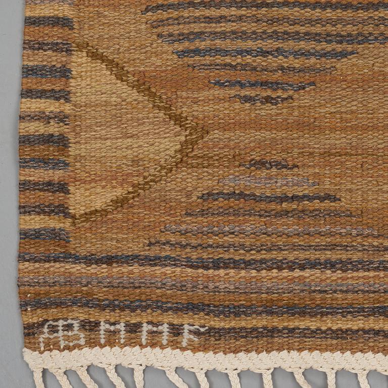 Barbro Nilsson, A carpet, "Finspong, lättbrun" ("Kringelikroka"), flat weave, ca 298 x 203-204 cm, signed AB MMF BN.