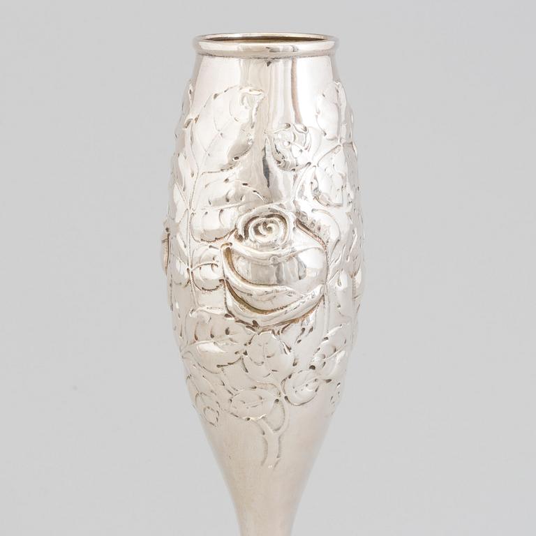 A Norwegian Art Nouveau silver vase maker's mark Thune, Oslo, early 20th century.