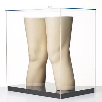 Claes Oldenburg, "London knees".