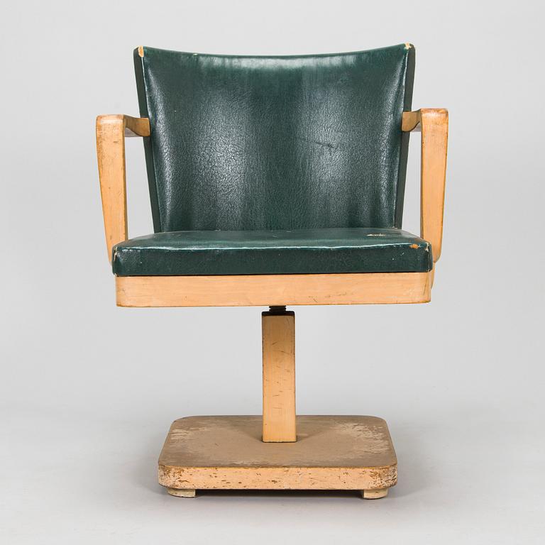 Elli Ruuth, a deskchair made at Helsinki Central Prison.