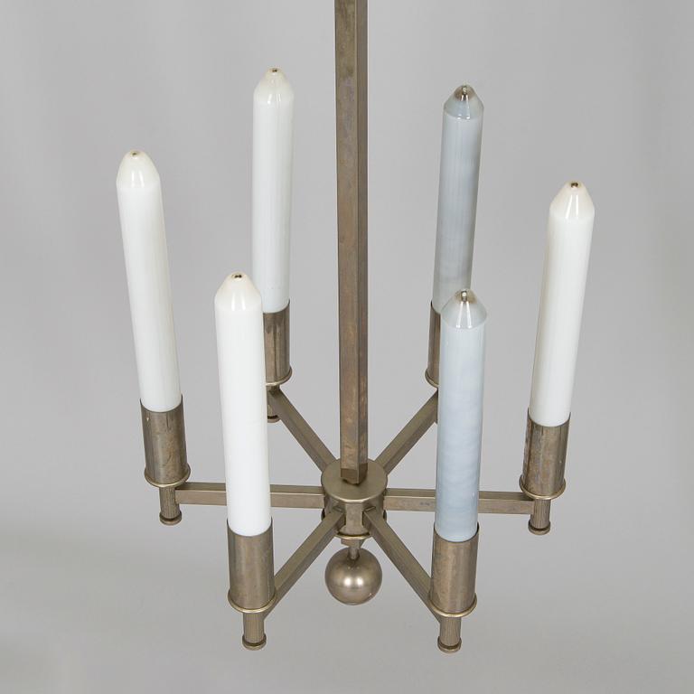 Paavo Tynell, A 1930s made to order chandelier for Taito.