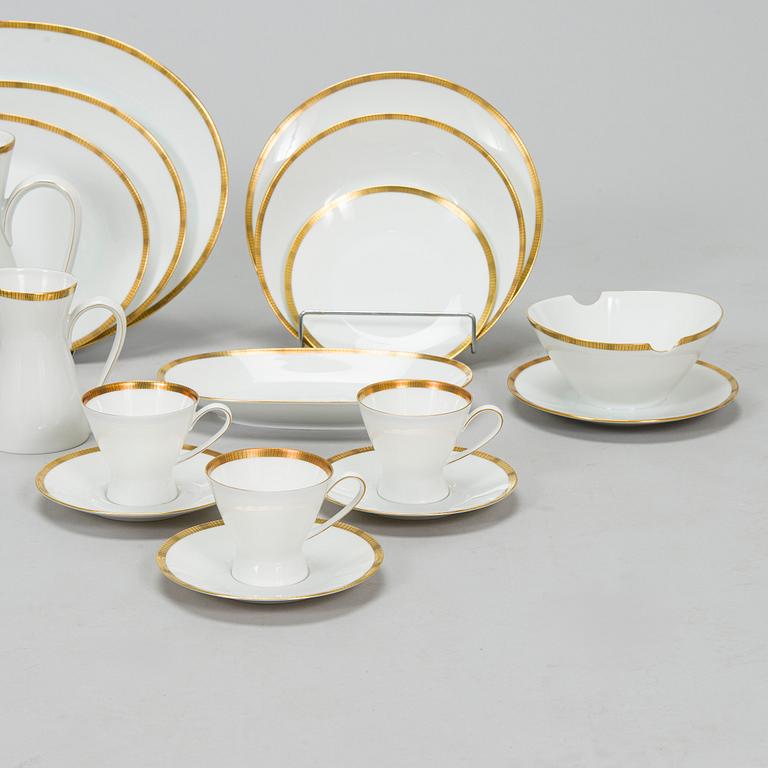 Raymond Loewy ja Richard Latham, ruoka-astiasto, 95 osaa, "Form 2000", posliini, Rosenthal, 1900-luvun loppupuoli.
