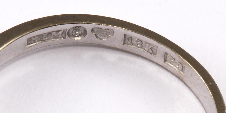 RING, 18k vitguld med blå safir, 0.30 ct samt 6 åttkantslipade diamanter, Bims Guldsmide, Göteborg, 1965. Vikt 2 g.