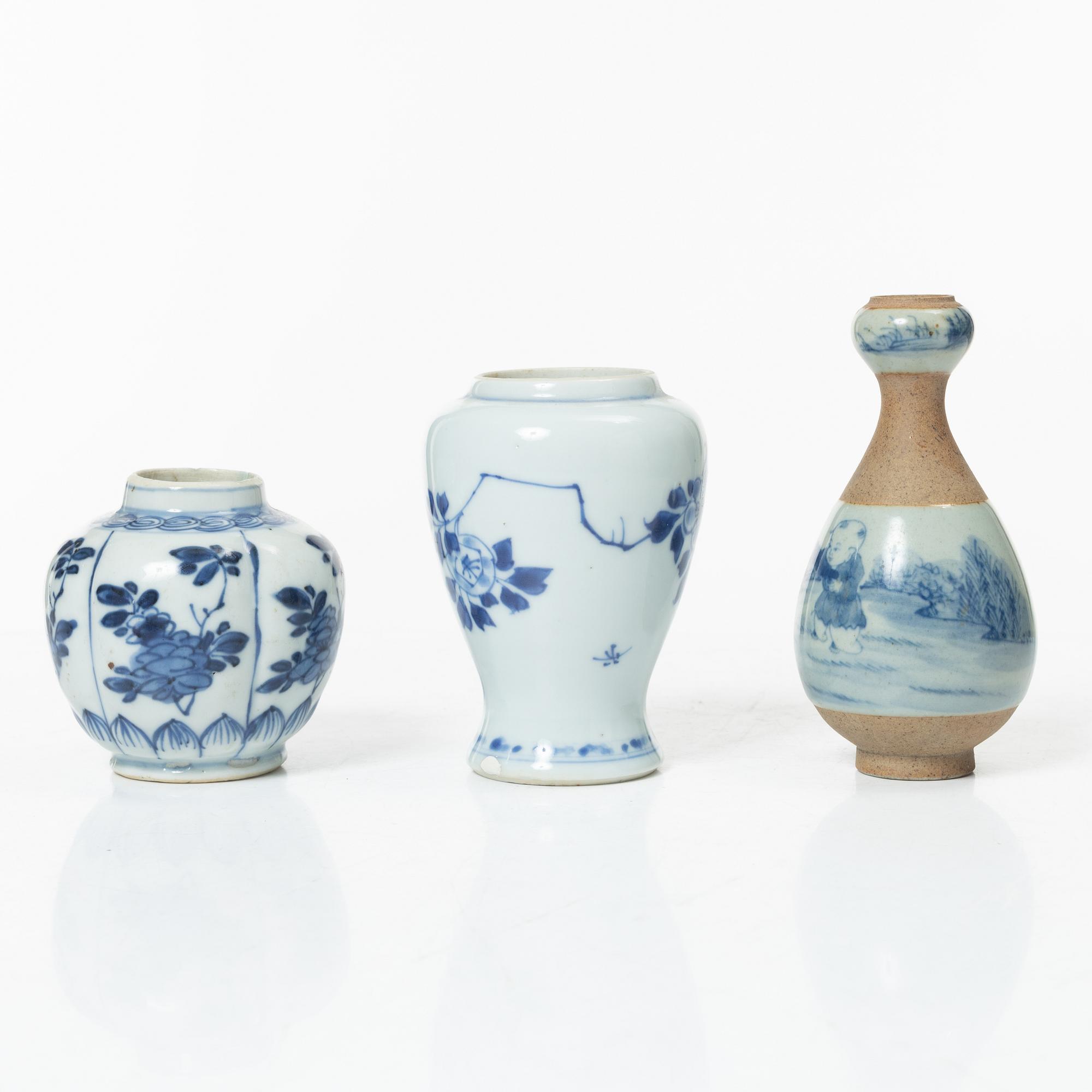 Miniatyrer, fem stycken, porslin. Qingdynastin, 1700-tal.