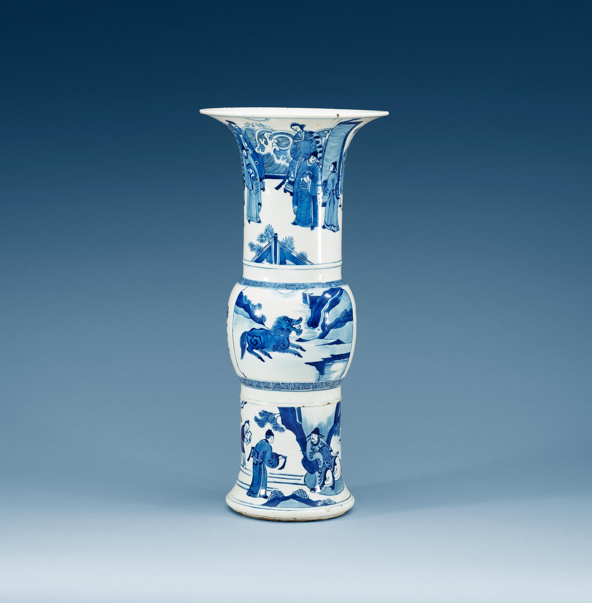 A blue and white 'Yen yen' vase, Qing dynasty.