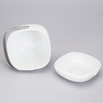 TERRIN samt SÅSSKÅL PÅ FAT, porslin, "Suomi", Timo Sarpaneva, Rosenthal Studio-linie.